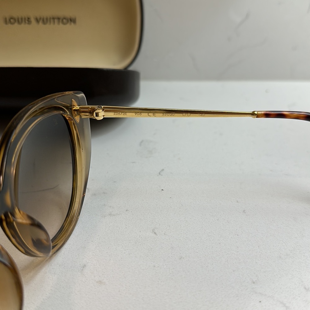 Louis Vuitton Willow Sunglasses - Picture 6 of 8